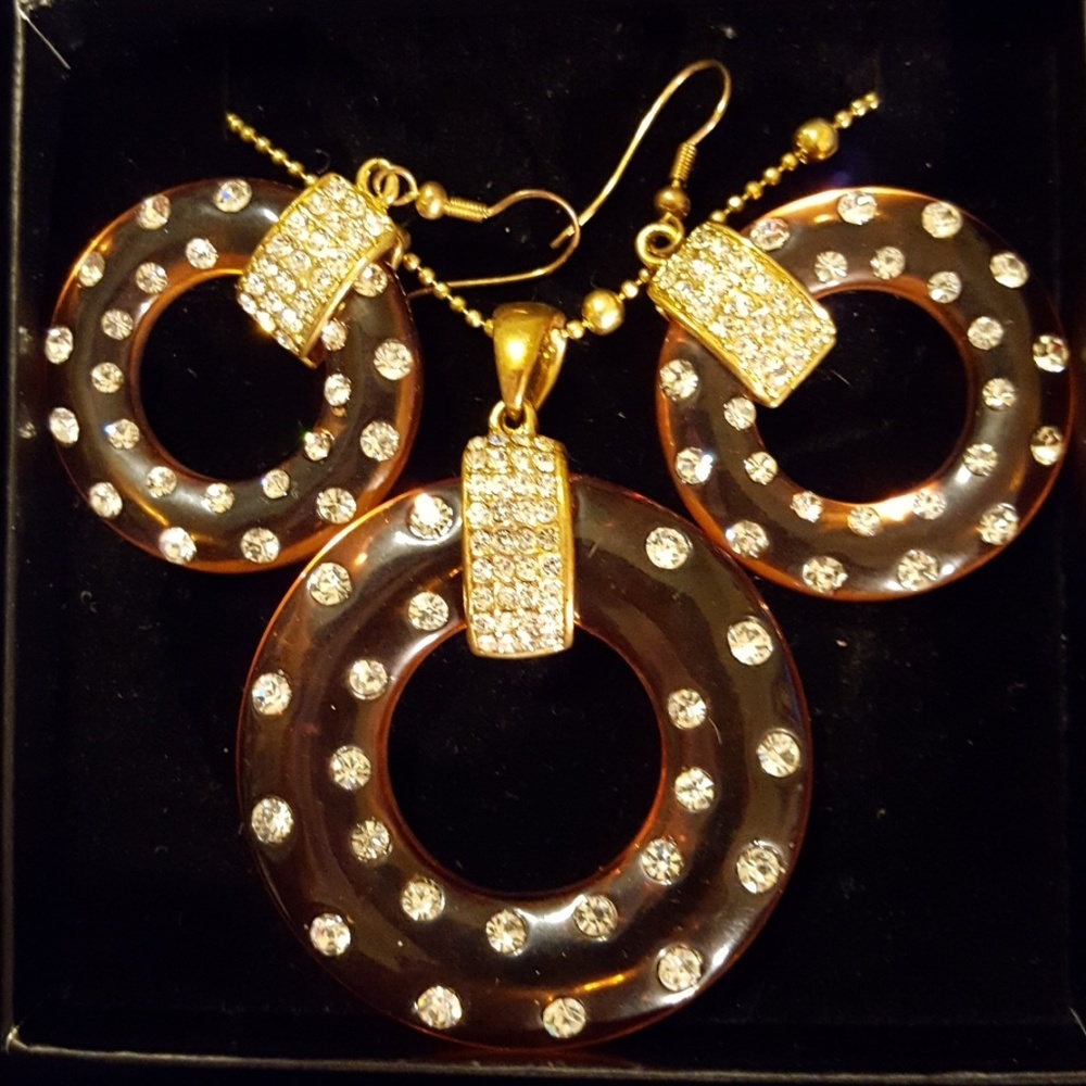 Jewelry - Picture 2 of 2